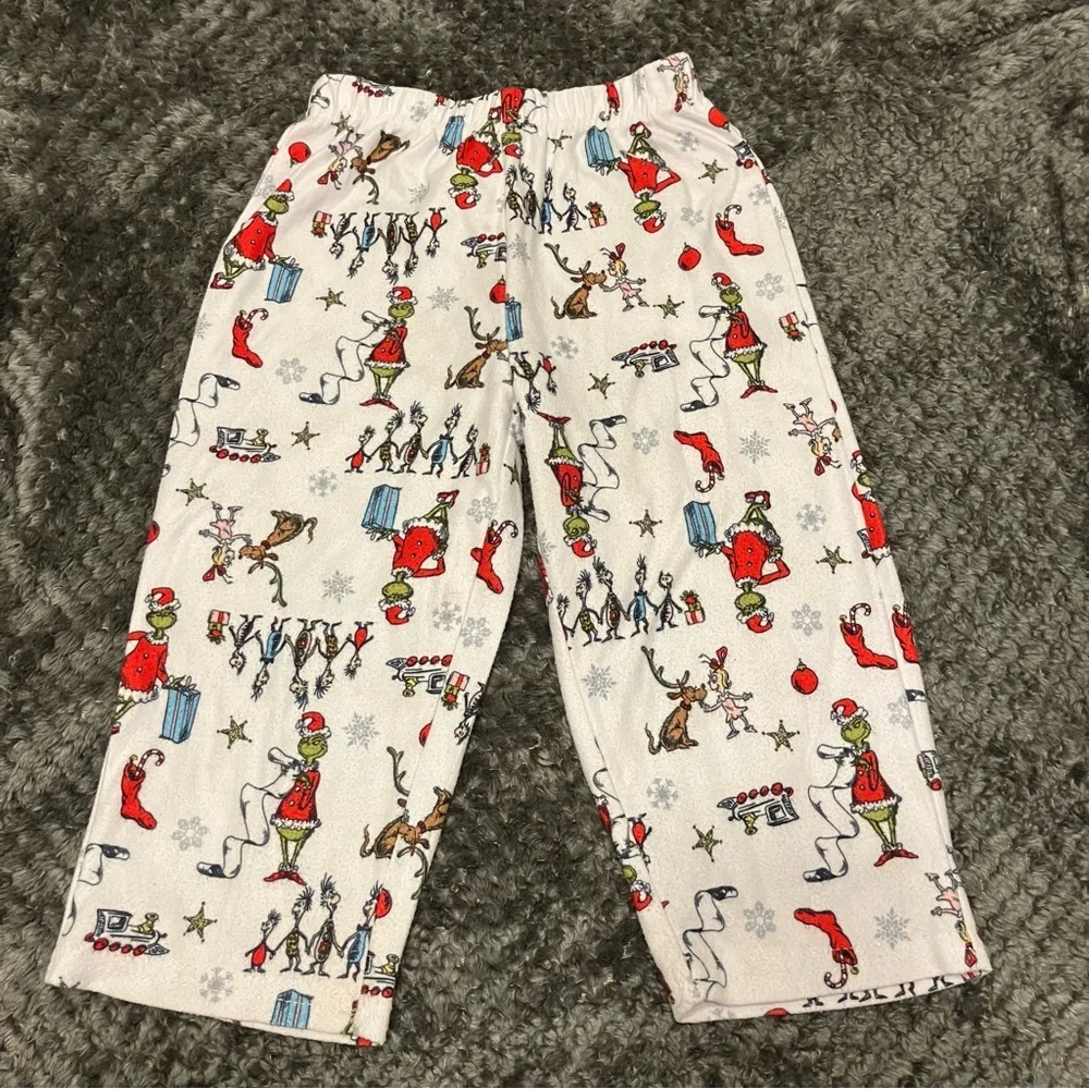 Kids 2T Dr Seuss The Grinch White Flannel Pajama Set‎